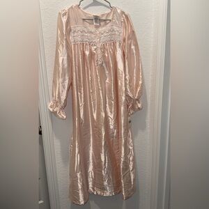 Vintage Jenny Buchanon Intimates medium satin nightgown